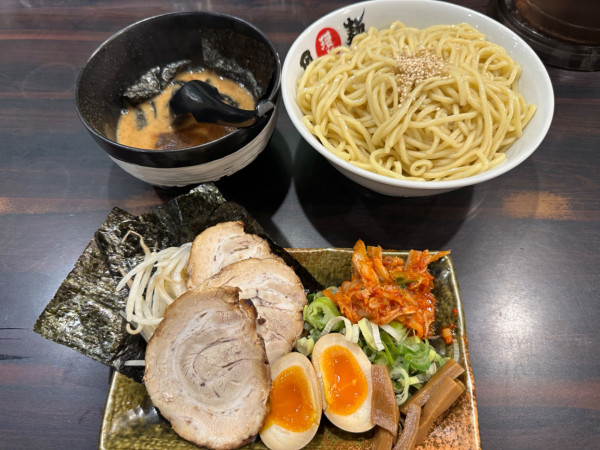 「濃厚魚介スペシャルつけ麺（大盛・350g）1,490円」@環七ラーメン 周麺の写真