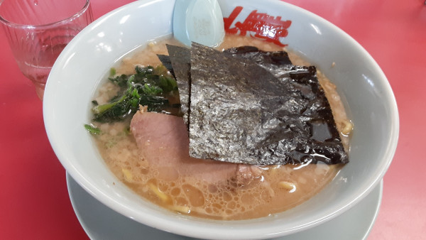 「醤油690円　背脂変更」@山岡家 越谷レイクタウン店の写真