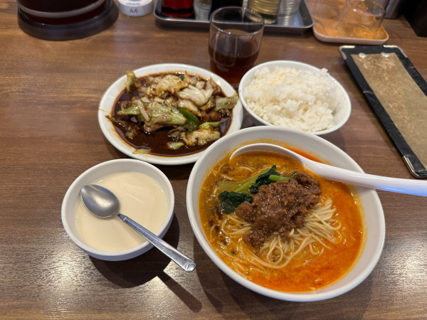 「陳麻家定食（ホイコーロー＋半担々麺）1,050円→750円」@陳麻家 高崎駅西口店の写真