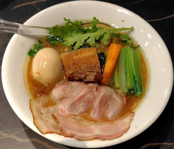 「全部のせかっこいいらーめん 1250円」@新浦安 麺屋土竜の写真