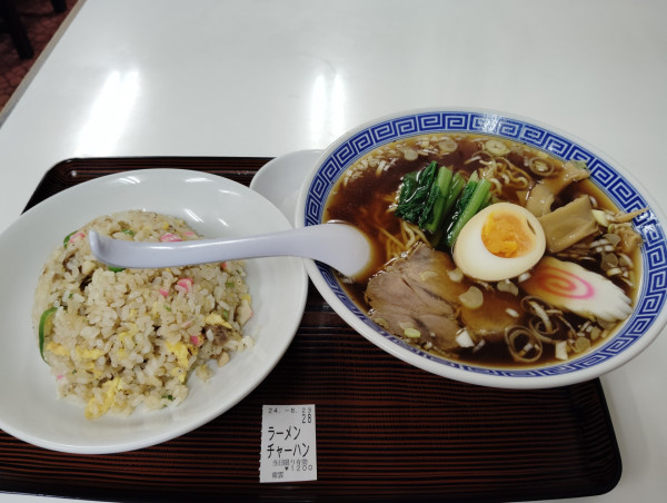 「ラーメン、チャーハンセット　　1200円」@南雲の写真