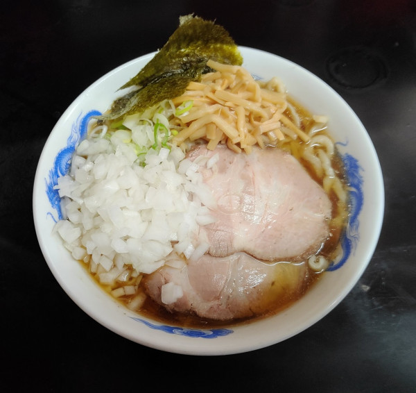 「醤油中華（中）玉ねぎ」@手打ち中華そば 酒田 河原町店の写真