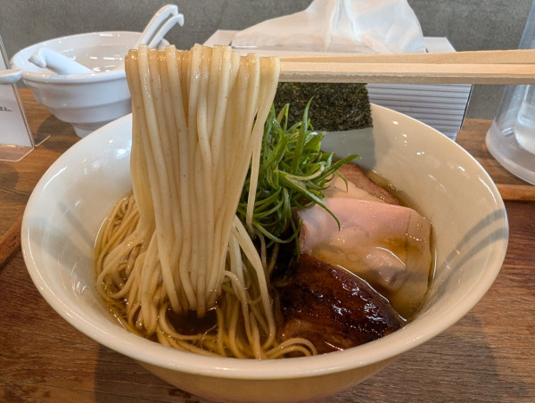 「醤油そば」@YOKOKURA STOREHOUSEの写真