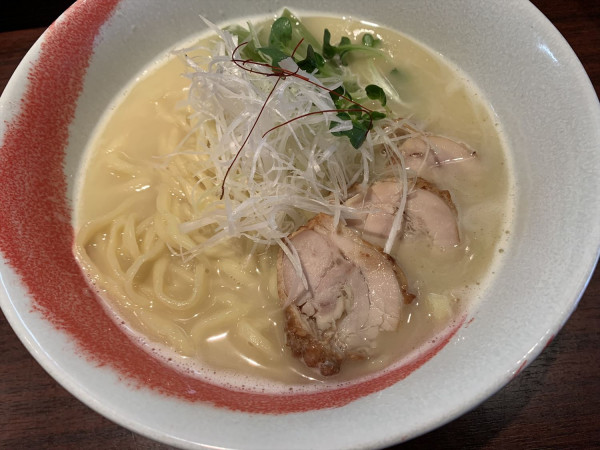 「鶏白湯らーめん＋サービスライス」@鶏白湯ラーメン 鶏林の写真