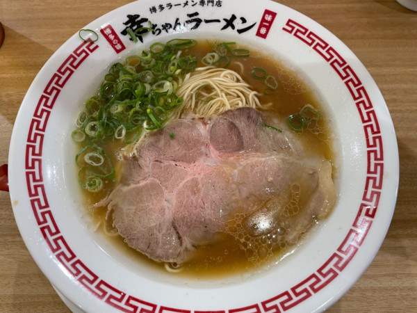 「ラーメン　￥８５０」@博多ラーメン専門店 幸ちゃんラーメン 伏見店の写真