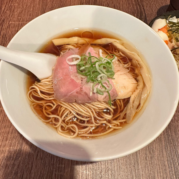 「醤油らぁめん」@麺屋 律の写真