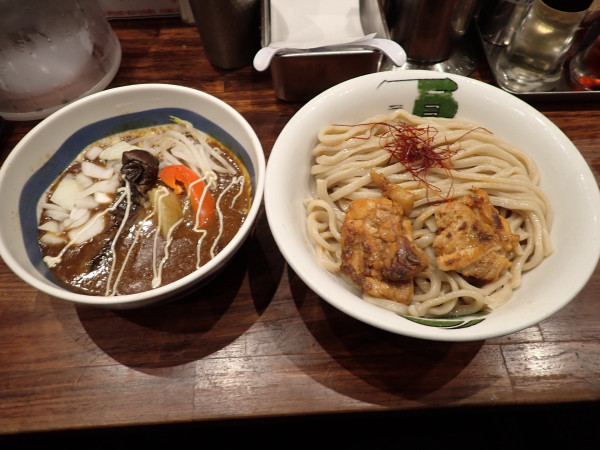 「(限定)夏野菜カレーつけ麺（並1100円)+追い飯(50円)」@雷 北松戸本店の写真