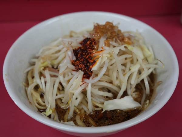 「小 ヤサイ＋アブラ＋辣油」@ラーメン二郎 千住大橋駅前店の写真