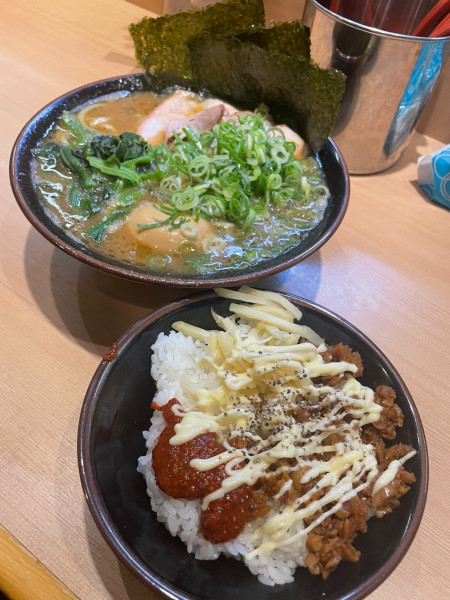 「皇綱特製ラーメン＋ライス」@輝道家直系 皇綱家の写真