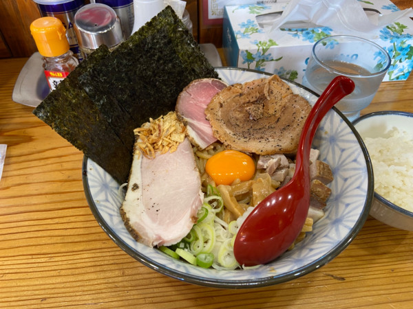 「特製チャーシュー油そば追い飯付き(1280円)」@中華ソバ ハマダヤ 50号バイパス店の写真