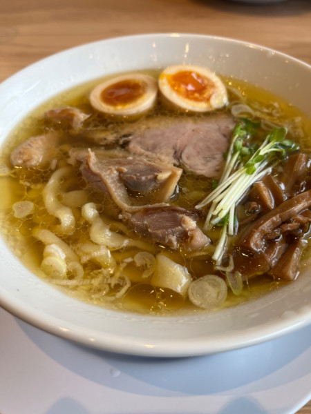 「塩味玉中華そば」@手打 親鶏中華そば綾川 大成店の写真