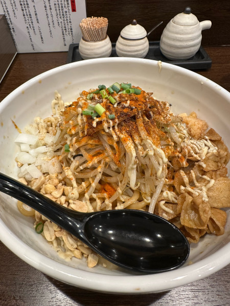 「焦がしらー油まぜそば 大辛 無料 にんにく ペッパーマヨ 追いめ」@焦乃香.の写真