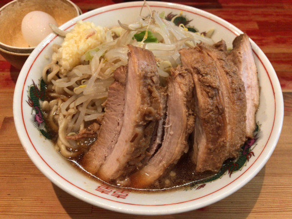 「小ラーメン(ニンニク)+豚マシ+生たまご 1350円」@ラーメン二郎 会津若松駅前店の写真