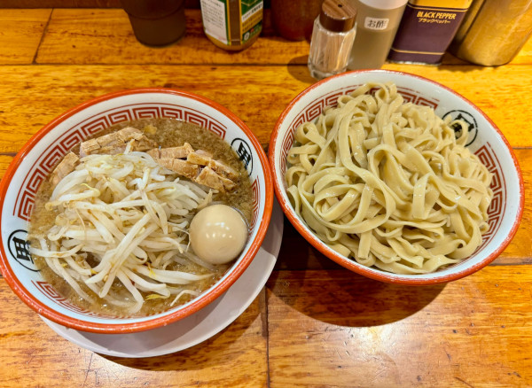 「つけ麺+味玉」@らーめん バリ男 新橋本店の写真