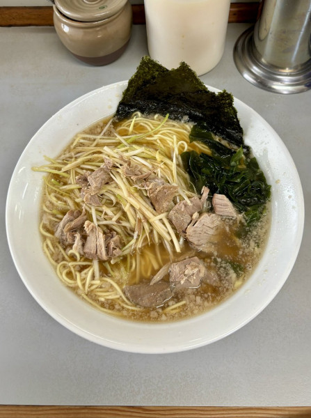 「ネギラーメン中盛（900+100）」@ラーメンショップ 122号騎西店の写真