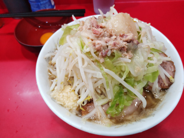 「小ラーメン＋生卵」@ラーメン二郎 生田駅前店の写真