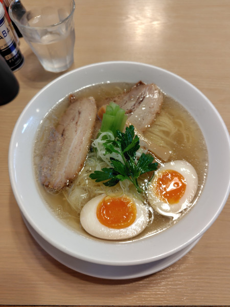 「鯛だし塩そば味玉付き」@らーめんDINING れんげの写真