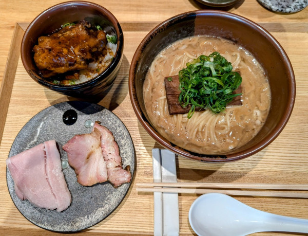 「中華そば1500円　角煮丼600 円　予約390円」@中華蕎麦 とみ田の写真