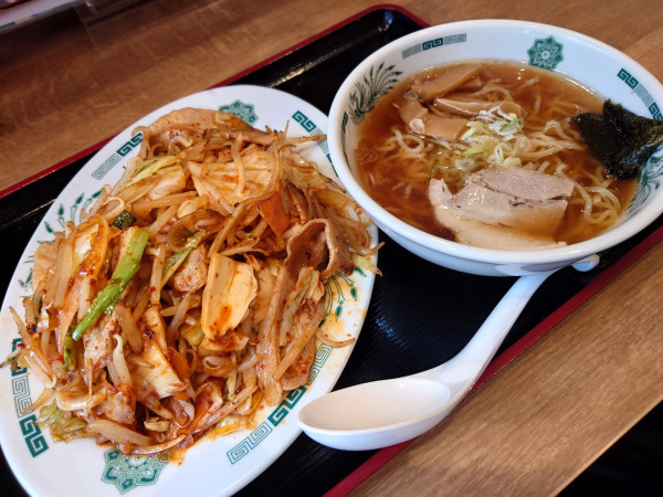 「半ラーメン+バクダン炒め(860円)」@日高屋 本川越東口店の写真