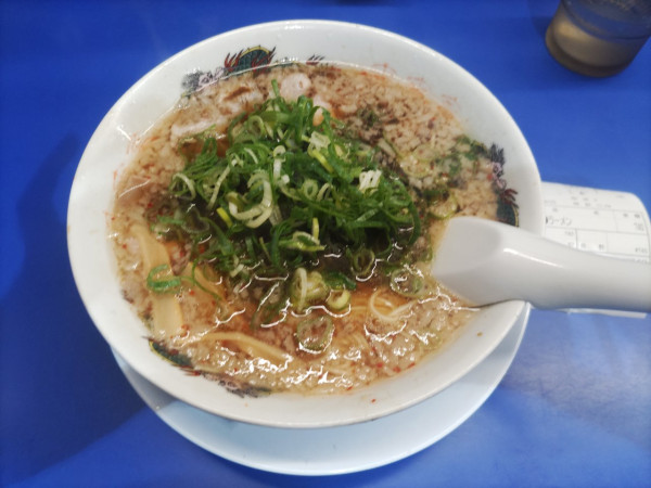 「背脂醤油ラーメン」@来来亭 小田部店の写真