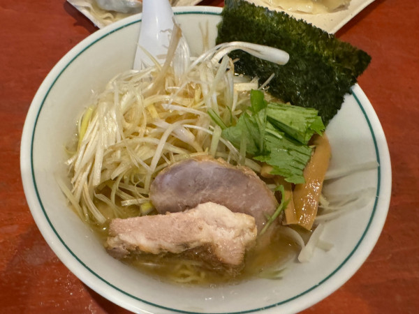 「塩ネギラーメン　中盛」@麺屋二八の写真