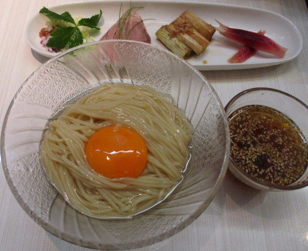 「＜夏季限定＞稲庭ざる中華（並）1100円」@本枯中華そば 魚雷の写真