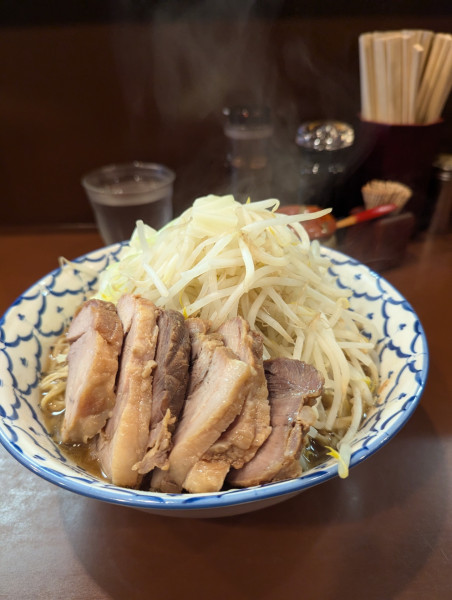 「豚増しラーメン大盛」@らーめん陸の写真