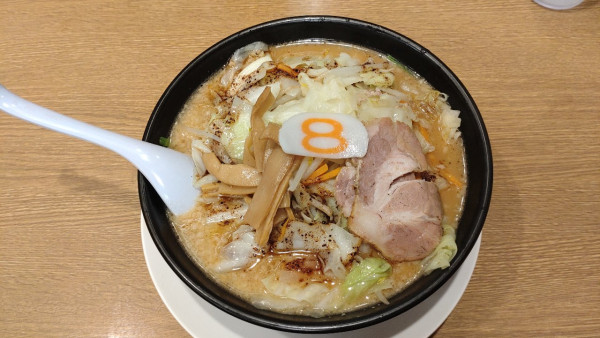 「野菜こく旨らーめん（野菜マシ）」@8番らーめん 金沢駅店の写真