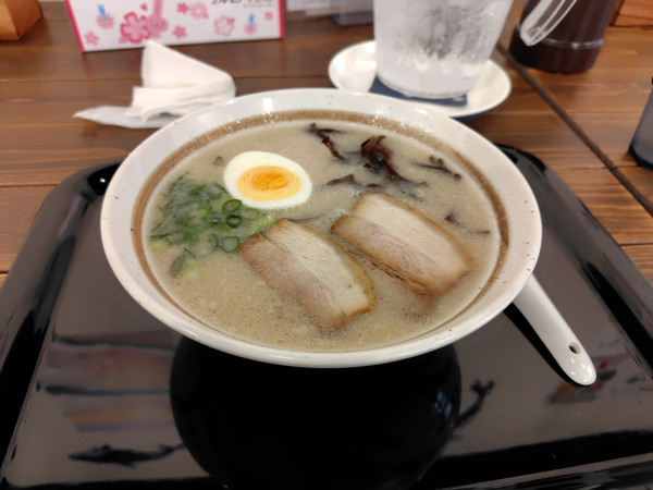 「豚骨ラーメン¥800替え玉¥150」@五の膳の写真