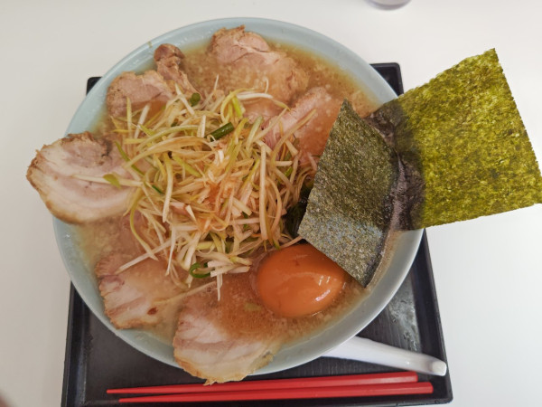 「ネギチャーシューメン+味付玉子  ﾒﾝﾏ抜き」@ラーメンショップ 北川辺店の写真