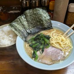 ラーメン　800円　濃いめ
