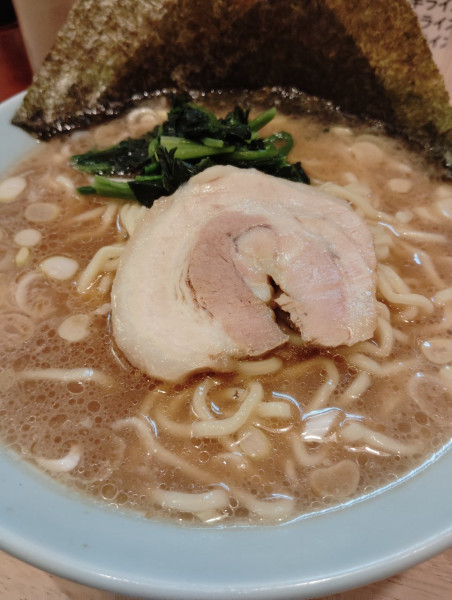 「とんこつ醤油ラーメン（中）」@横浜家系らーめん 玉家の写真