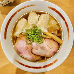 わんたん醤油らぁめん（1230円）+つけ麺大（1200円）+肉めし（300円）