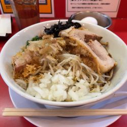 塩まぜそば〝ヤサイスクナメ・玉ネギ〟