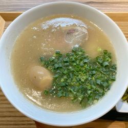 豚骨らあ麺 950円