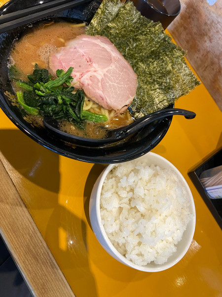 「ラーメン900」@横浜家系ラーメン 麺家福増の写真