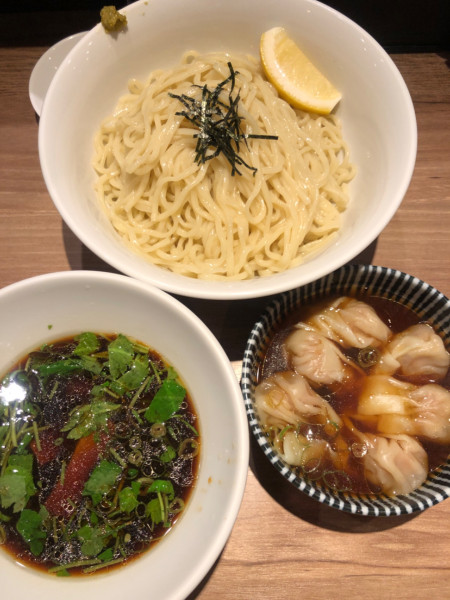 「黒旨肉ワンタンつけsoba、大盛」@中華soba いそべの写真