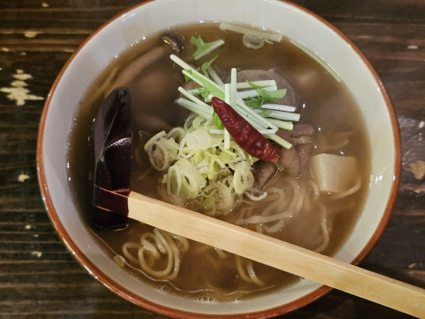 「山形もつ煮ラーメン　1098円」@串焼き神社の写真