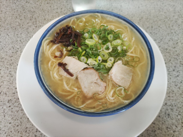 「ラーメン600円」@博多ラーメンしばらく 福重店の写真