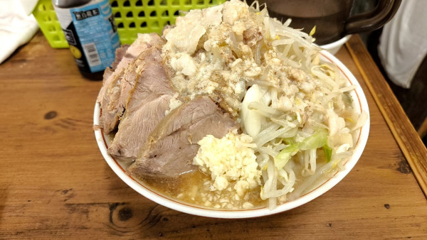 「小豚　野菜マシ　ニンニク少なめ　アブラ　カラメ少なめ」@ラーメン二郎 品川店の写真