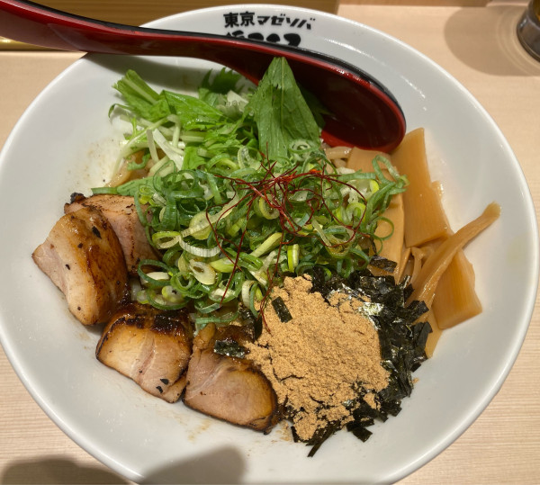 「塩マゼソバ　950円」@麺屋 こころ 渋谷かくれ家店の写真