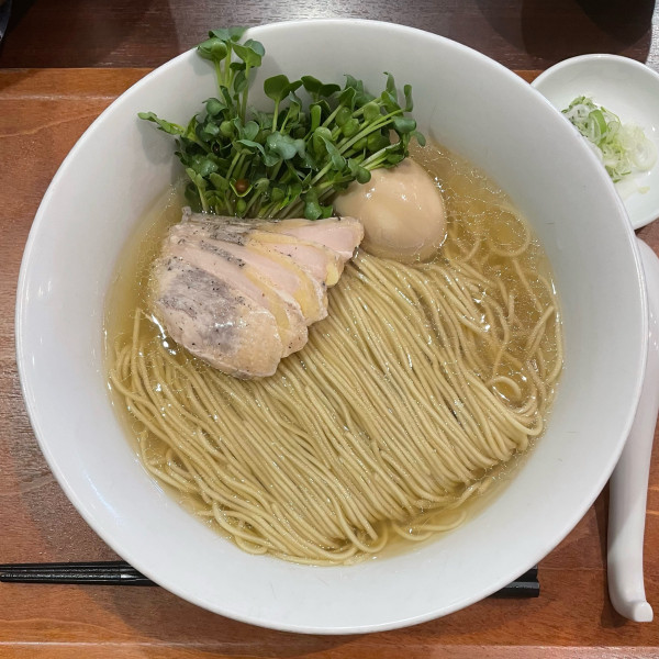 「岩手ほろほろ鳥だしの塩」@ラーメン ル・デッサンの写真