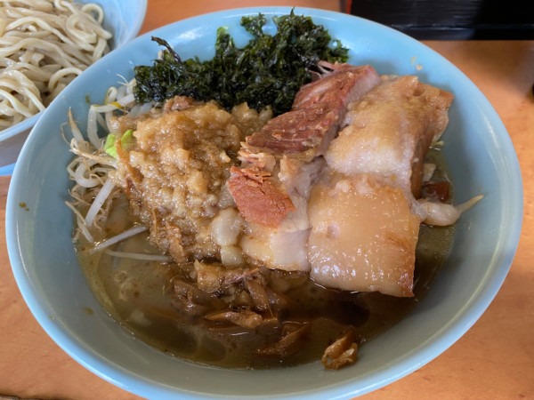 「つけ麺＋豚マシ＋もみのり＋メンマ」@立川マシマシ ロイヤルスープの写真