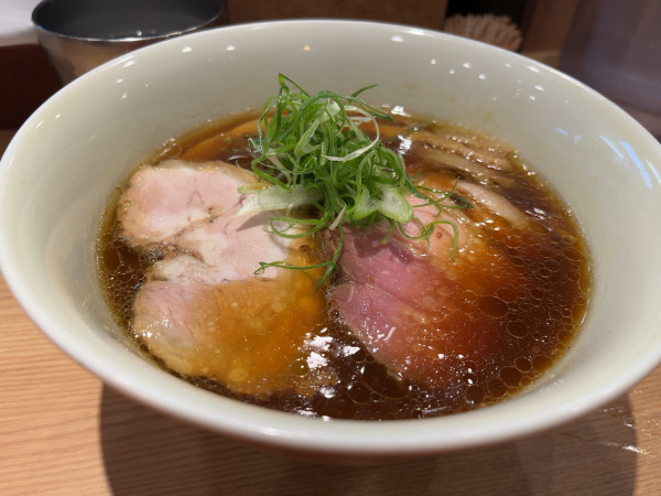 「醤油らぁ麺」@中村麺三郎商店の写真