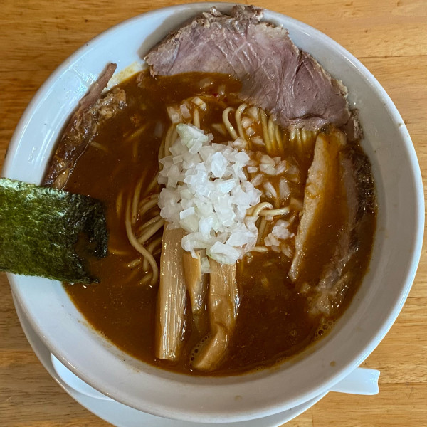 「赤の煮干しそば ¥850」@煮干そば とみ田の写真