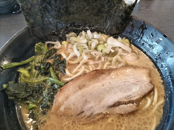 「醤油豚骨ラーメン」@松壱家 茅ヶ崎店の写真