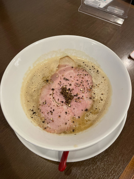 「限定 トリュフ香る牡蠣豚骨らーめん」@淡麗豚骨 TSUCHINOTOMIの写真