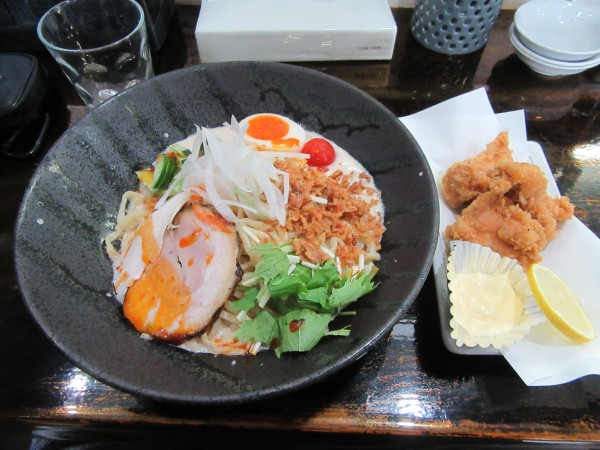 「限定冷やしゴマ(950円)+唐揚げ300円」@麺や 柴ちゃんちの写真