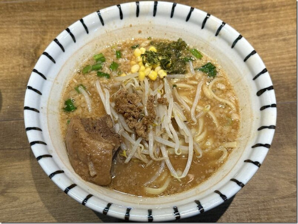 濃口背脂味噌ラーメン（950円）