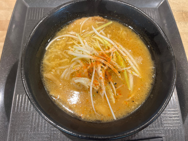 「旨炊き味噌らーめん　860円」@市川PA（首都高速湾岸線西行き)の写真